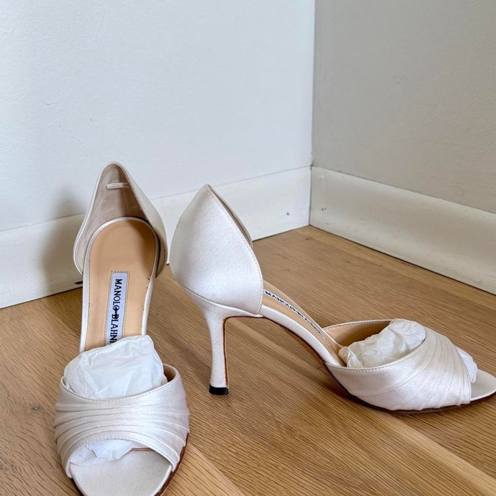 Manolo Blahnik vintage wedding ivory bridal satin heels - Picture 3 of 8